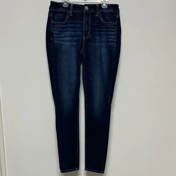 NWOT American Eagle Super Stretch Hi-Rise Jegging size 8 with acid washed areas - Image 4