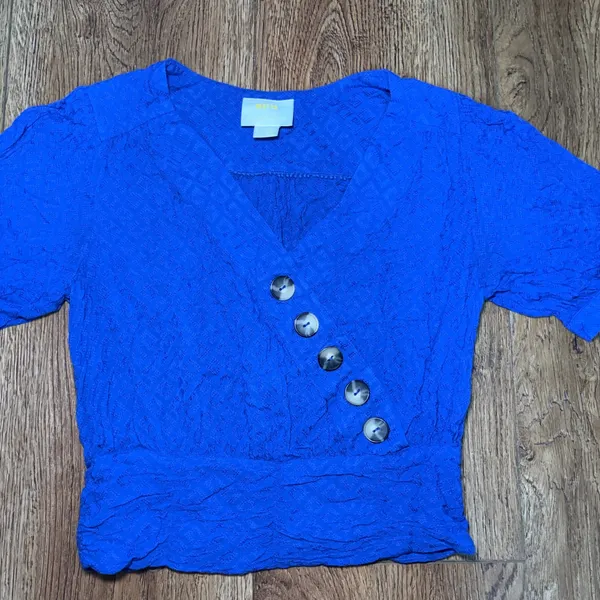 Maeve Anthropologie Blue Textured Asymmetric Button Smocked Crop Blouse Top Sz 2 - Image 3