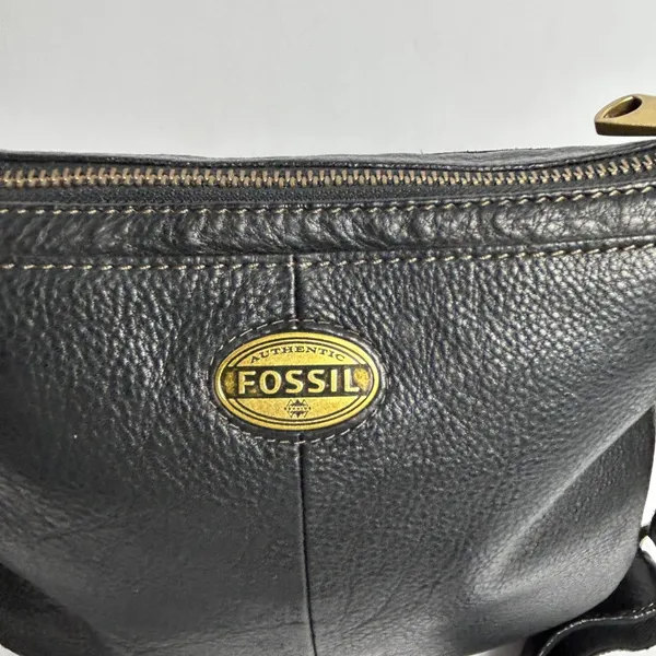 Fossil Vintage Black Leather Crossbody Bag Brown Trim Brass Key Y2K - Image 8