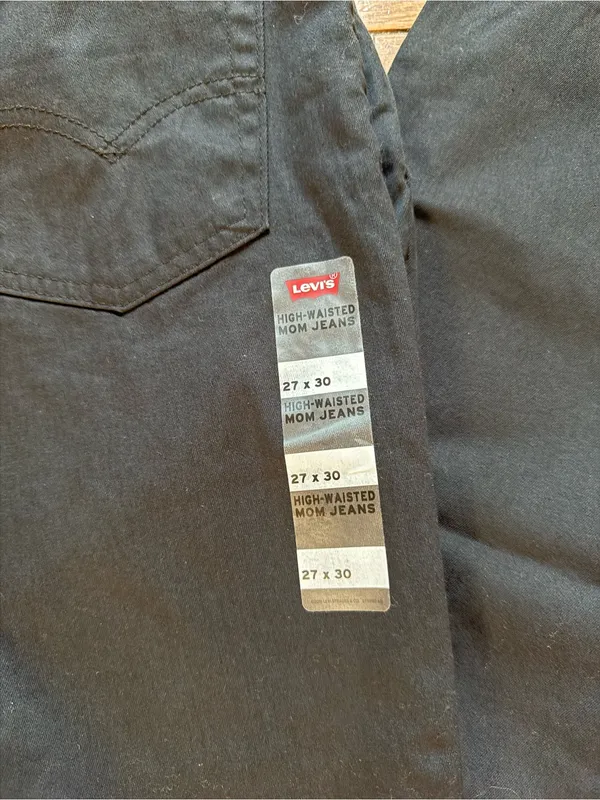 Levi's High Waisted Black Mom Jeans Size 27x30 (4) Tapered Leg Vintage Style - Image 2