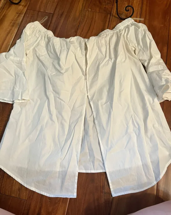 Charlotte Russe Women’s White Off The Shoulder Blouse. Size Medium - Image 2