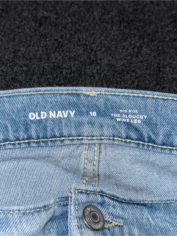 NEW Old Navy Mid Rise Slouchy Wide Leg Jeans Light Wash Baggy Button Fly Sz 18 - Image 7