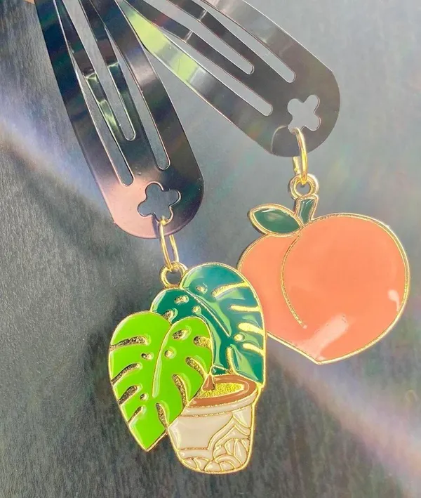 Handmade peach & plant dangle hair clips set of 2!🍑 - Image 2