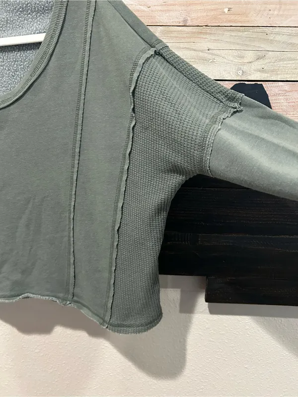 Altar'd State Green Raw Hem Waffle Knit Pullover Oversized Cropped Sweatshirt - Image 4