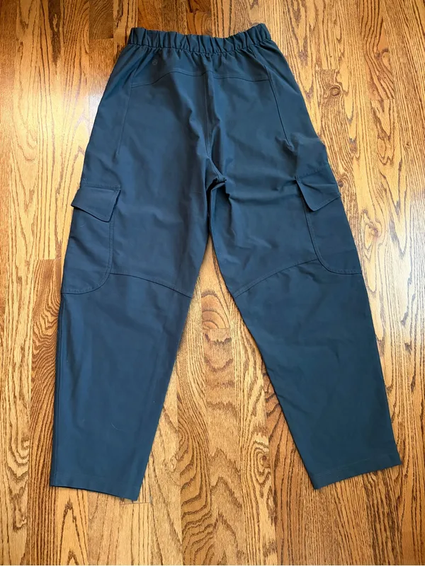 lululemon Light Utilitech Cargo Pocket High-Rise Pants Size 27 Graphite Grey - Image 6