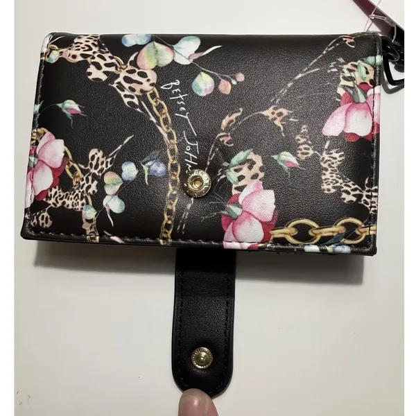 Betsey Johnson Xoleah Black Floral Leopard Gold Chain Tab‎ Card Case Wallet NWT - Image 4