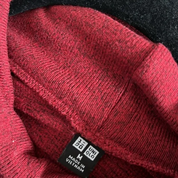 Uniqlo Turtleneck Top - Image 3
