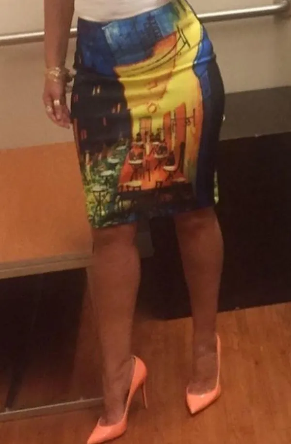 Pencil skirt with vibrant color print - Image 4