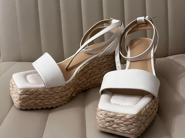 JustFab White Platform Heel Wedges raffia Heels coastal grandma shabby chic - Image 3