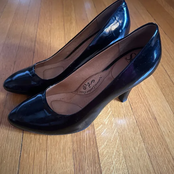 Sofft Classic Black Patent Leather Heels, Size 8.5 - Image 9