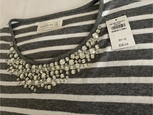 NWT Abercrombie & Fitch Grey & White Striped Crystal Embellished Top XS - Image 6