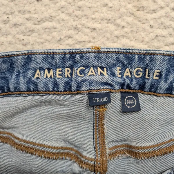 American Eagle Curvy Relaxed Short Light Wash Distressed Denim‎ Size 6 Strigid - Image 5