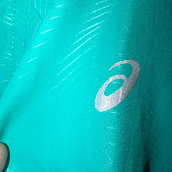 ASICS running raincoat packable lightweight water / wind resistant - Image 5