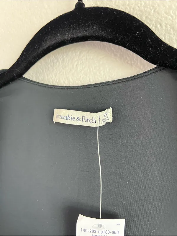 NWT Abercrombie and Fitch Women's Long Sleeve Ruched Square Neck Top Black‎ - Image 3