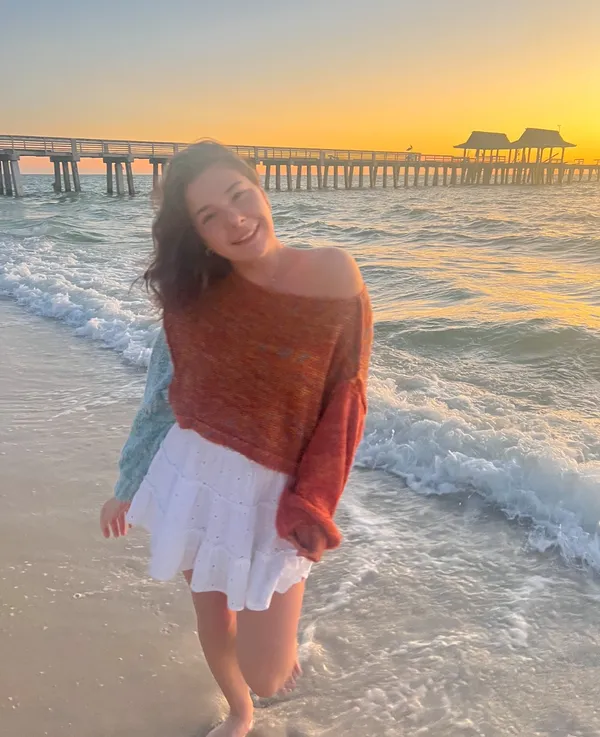 Urban Outfitters Sweater Cropped - Image 2