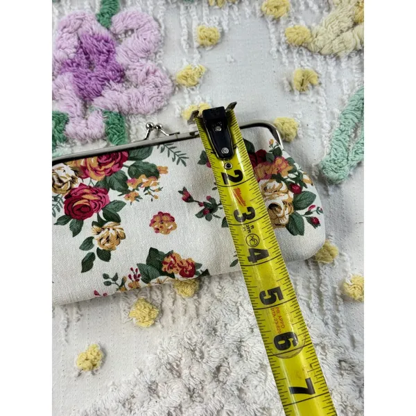 Home-X Floral‎ Tapestry Kiss Lock Clutch Bag Cream Red Yellow Rose SKU 65888 - Image 3