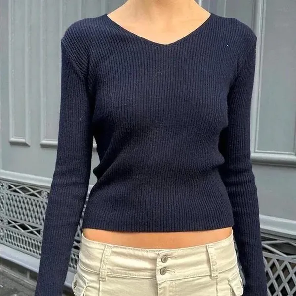 Brandy Melville Sweater - Image 3
