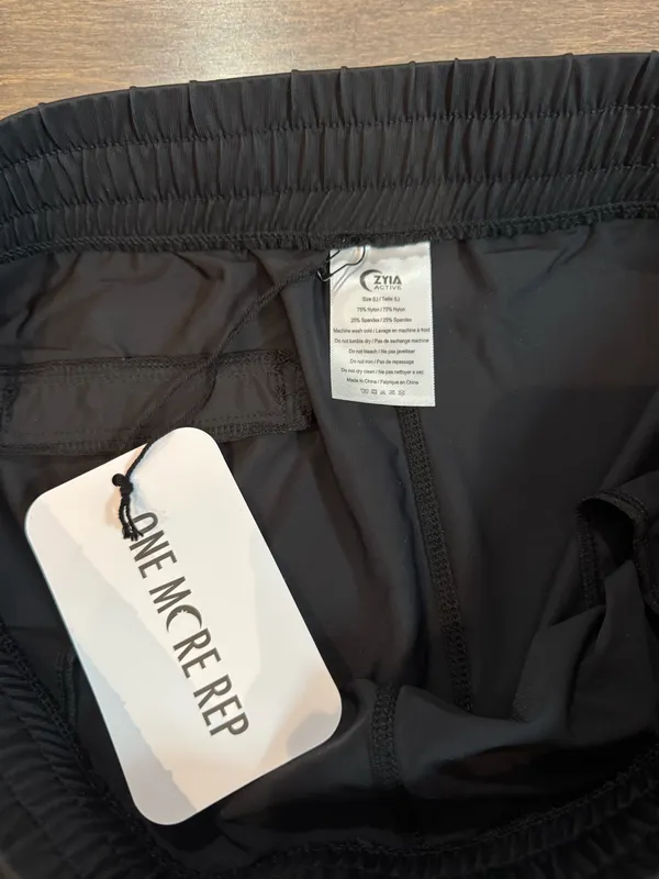 Zyia Joggers Black - Image 4