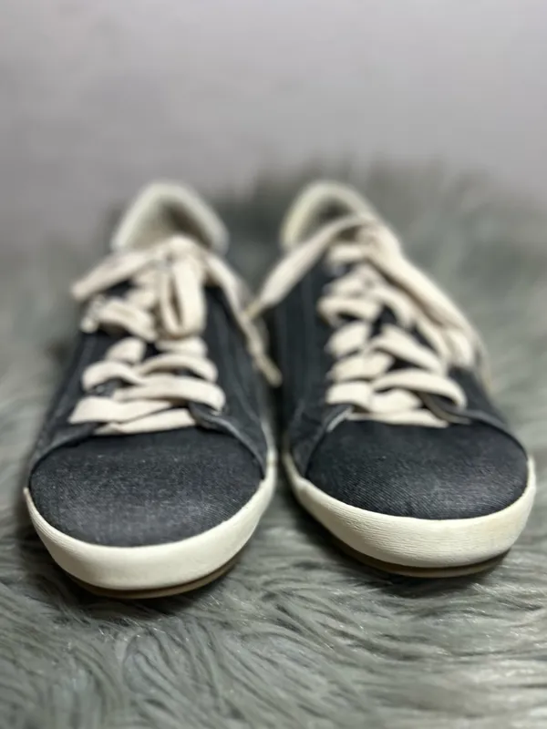Taos Moc Star Sneakers Graphite Dark Gray Distressed Canvas Size 7W - Image 4