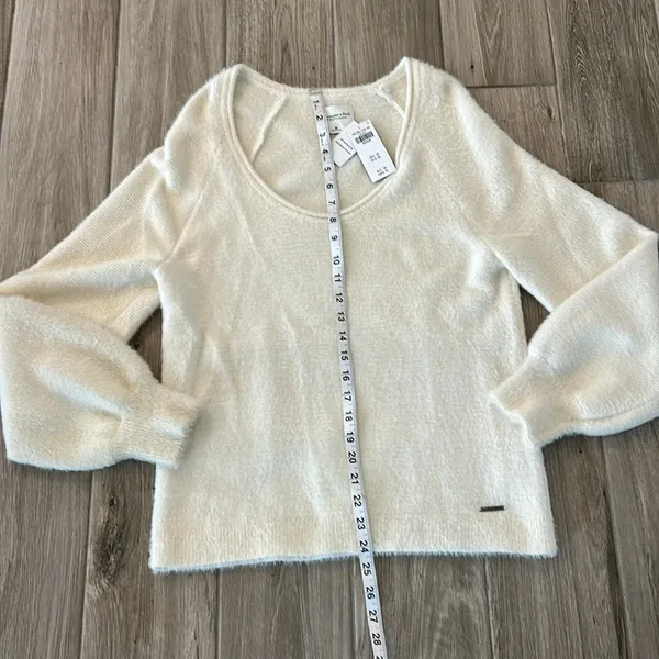 Abercrombie & Fitch sweater - Image 4