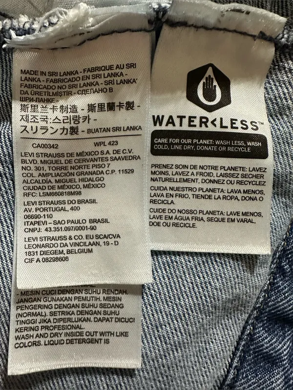 Levi's Women's Ex-Boyfriend Trucker Jean Jacket size Small - Image 7
