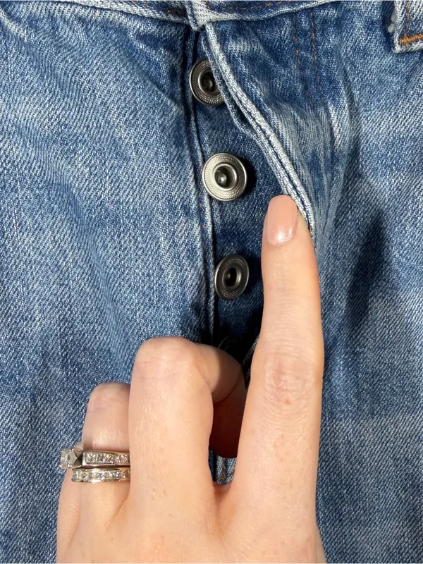 Madewell NWT Light Wash The Darted Barrel Leg‎ Jeans - Image 3