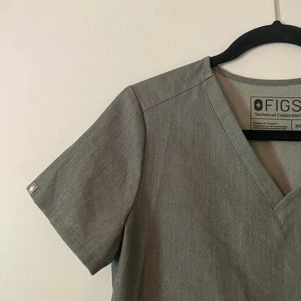FIGS Graphite Gray Caterina One Pocket Scrub Top Uniform Nurse Doctor Women's XS - Image 3