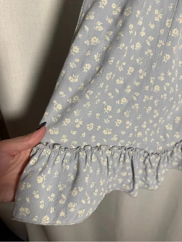 Brandy Melville Colleen Dress Blue Floral Ruffle Hem Tie Back Dress - Image 5