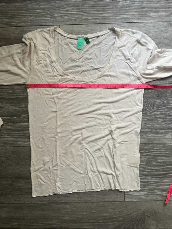 Farm Rio Cream Scoop Neck Long Sleeve Fitted Tee Classic Casual Size M Basic - Image 5