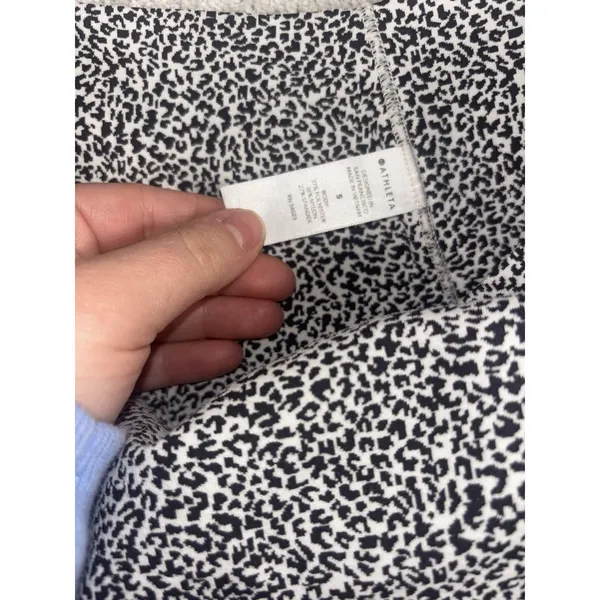 ATHLETA |Size S| Salutation Stash Pocket‎ II Textured 7/8 Tight Moonflower Black - Image 4