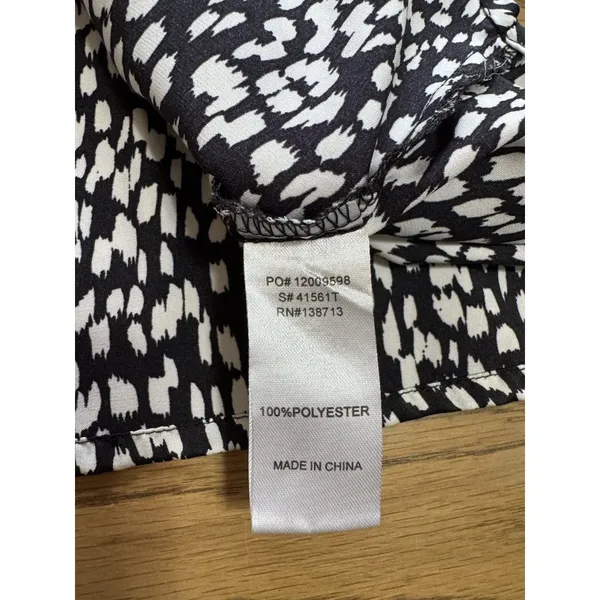 Doe &‎ Rae Button-Front Shirt Long Sleeve Size Medium Polyester Business Casual - Image 9