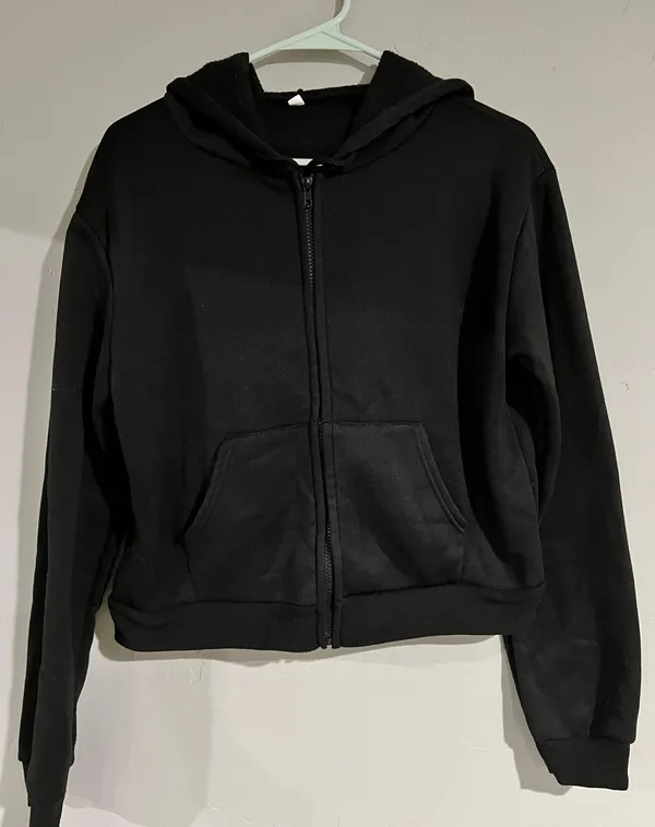 Cropped Black Zipup Size L - Image 3