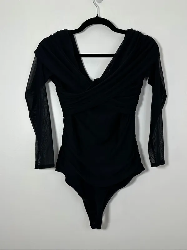 Abercrombie Black Long Sleeve Asymmetrical Wrap Bodysuit Size Medium - Image 4