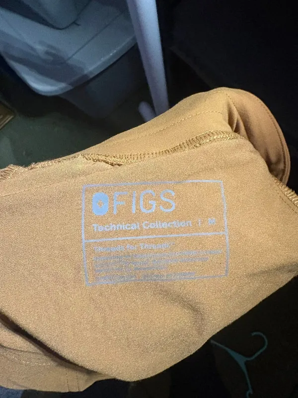 FIGS Scrubs - Image 3