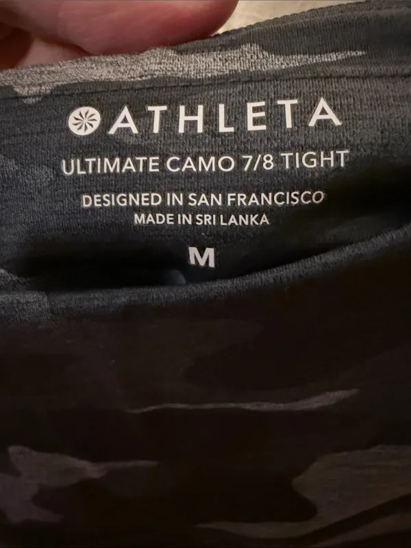 Athleta Ultimate Camo Stash Pocket 7/8 Tight Size Medium - Image 4
