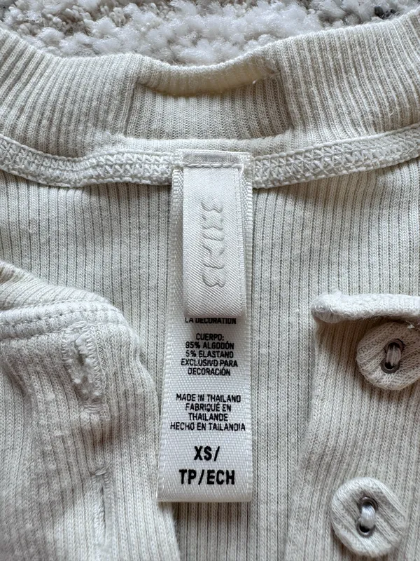 SKIMS Henley Long Sleeve Top Oat - Image 3