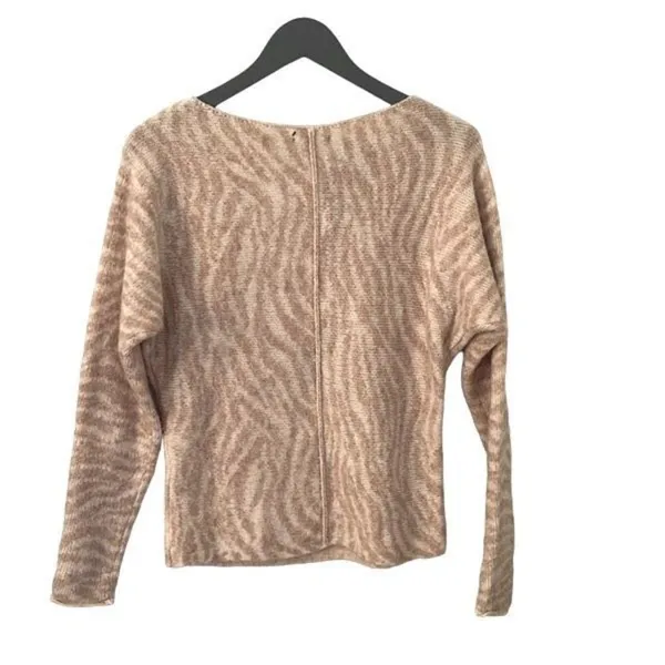 Abercrombie and Fitch Beige‎ and Cream Sweater. Size Small. - Image 3