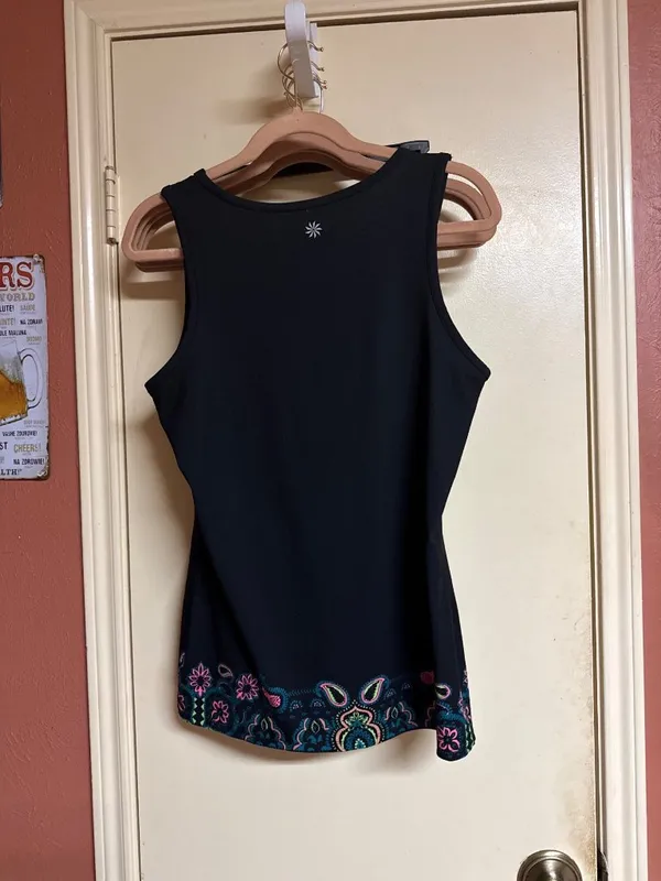 Athleta Womens Black Sleeveless Tank Top With Floral Mandala Print Size M - Image 5