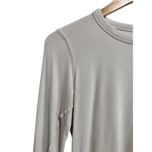 Lululemon athletica Women's Ribbed Long Sleeve Cropped off white top‎ size 2 - Image 2