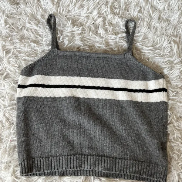 Brandy Melville Grey Knit Tank Top - Image 3