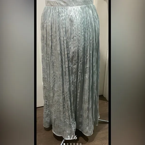 Free People Lined Cyan Pleated Maxi Skirt. Size 6 - Image 3