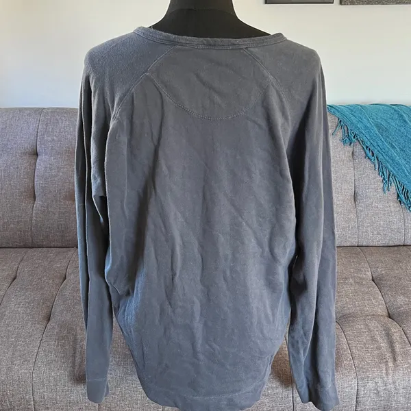 Vuori gunmetal Crewneck sweatshirt. Size large? - Image 2