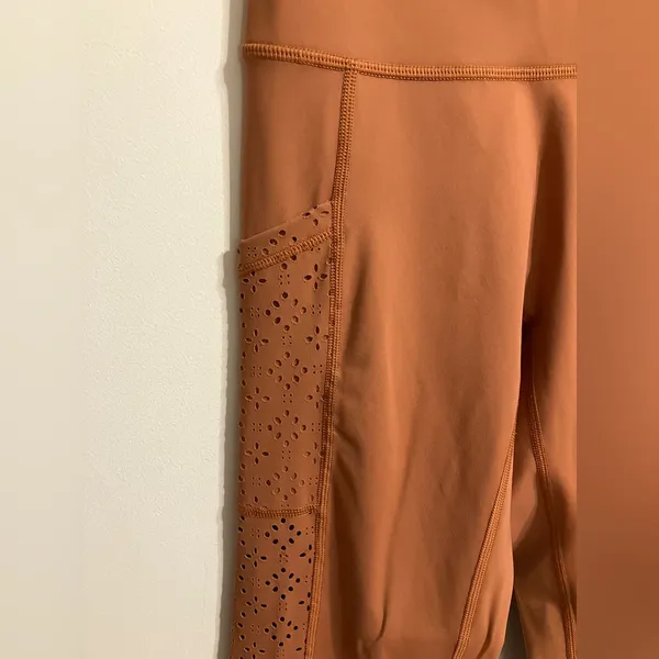 Aerie Chill Play Move Laser Cut Out 7/8 High Rise leggings sz small side‎ pocket - Image 3