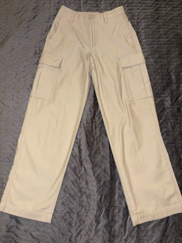 Uniqlo Cargo Pants - Image 2
