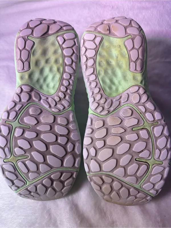 New Balance White Shoe with Neon Green Accents - Image 8