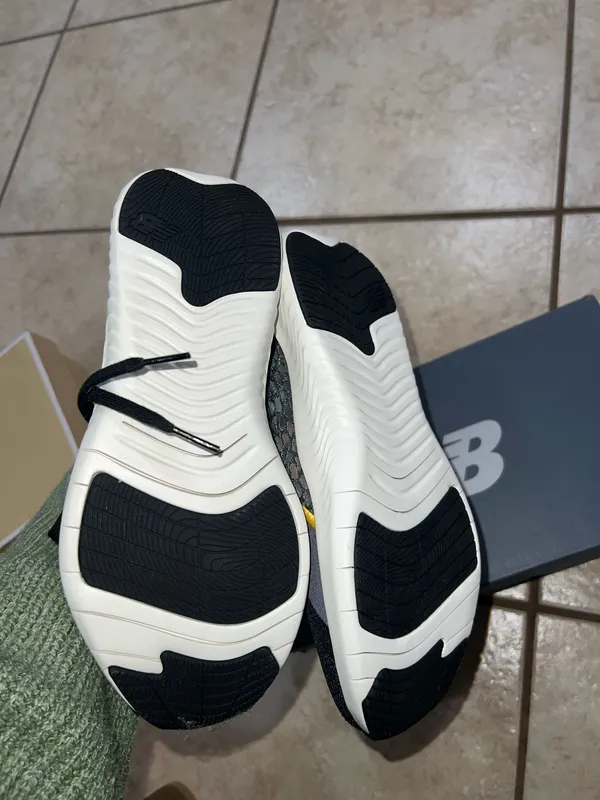 New balance tennis shoe - Image 5