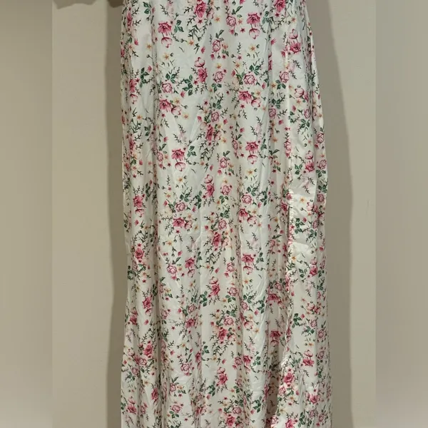 EUC Women's White and Pink Bohemian Floral Print Puff Sleeve Dress Size Medium - Image 3