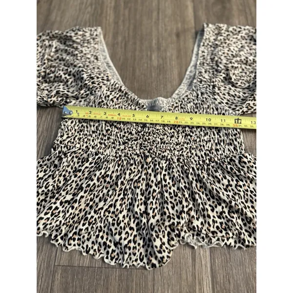 Urban‎ Outfitters Crop Top Women's M Angelo Animal Cheetah Print Smocked - Image 10