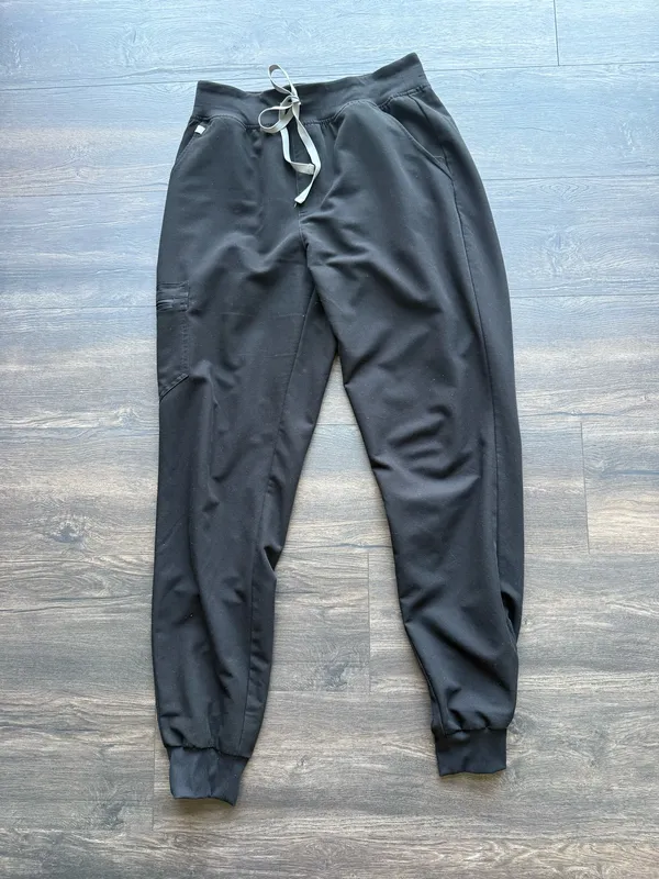 FIGS Jogger Scrub Set - Image 4