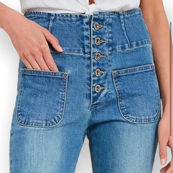 Wishlist High Rise Bell Bottom Flare Raw Hem Light Wash Jeans - Size Small - Image 5
